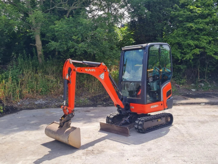 MINI-PELLE-KUBOTA-KX016-43