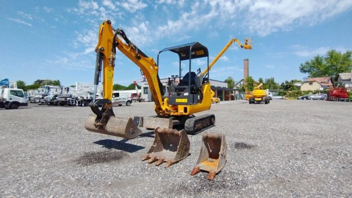 Mini-Pelle-BOBCAT-E142